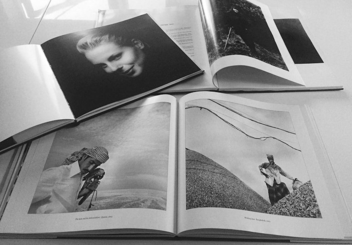 Fotobøker av Morten Krogvold. Kjent for portretter av fremstående kunstnere og stemningsfulle landskaper i sort/hvitt.
